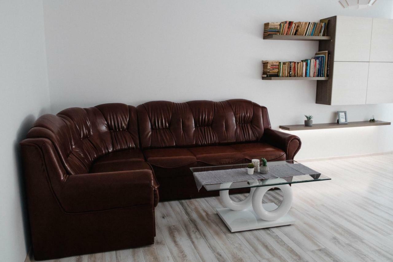 Good Vibes Apartment Câmpulung Moldovenesc Exteriör bild